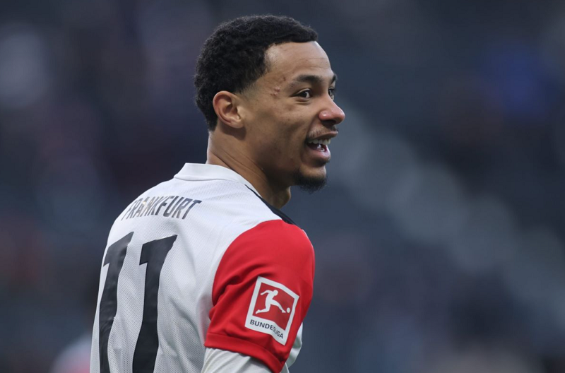 Frankfurt làm giá, Chelsea do dự, MU vào cuộc vì Hugo Ekitike